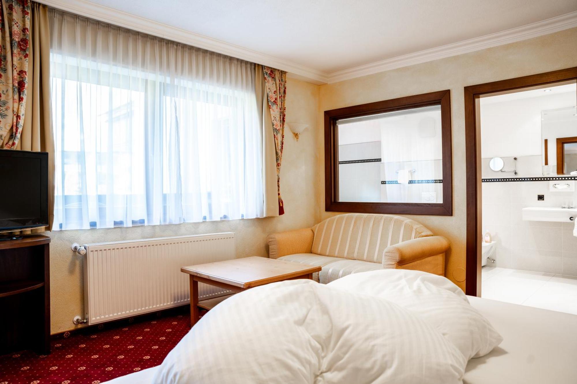 Hotel Maria Theresia Mayrhofen Exterior photo