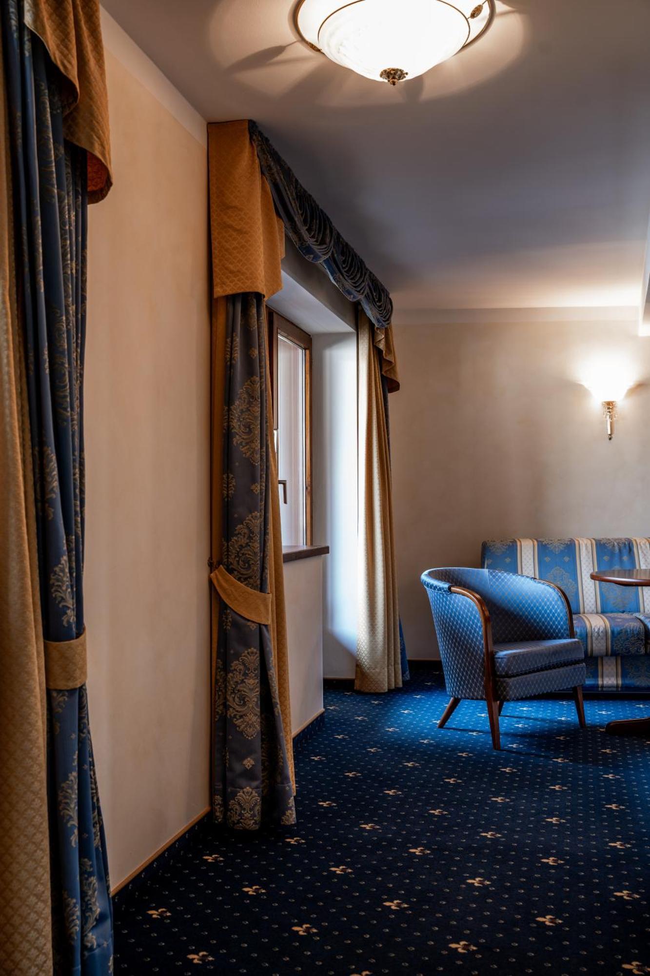 Hotel Maria Theresia Mayrhofen Exterior photo