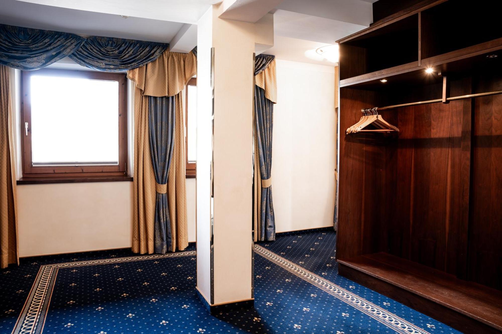 Hotel Maria Theresia Mayrhofen Exterior photo